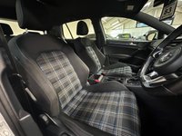 USED 2017 67 VOLKSWAGEN GOLF 1.4 GTE DSG 5d 150 BHP 