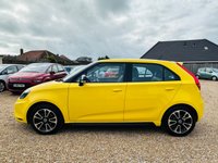 USED 2017 67 MG 3 1.5 STYLE PLUS VTI-TECH 5d 106 BHP Stunning, Bright Yellow with a Full Service history