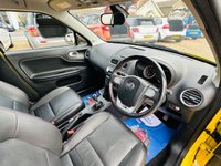 USED 2017 67 MG 3 1.5 STYLE PLUS VTI-TECH 5d 106 BHP Stunning, Bright Yellow with a Full Service history