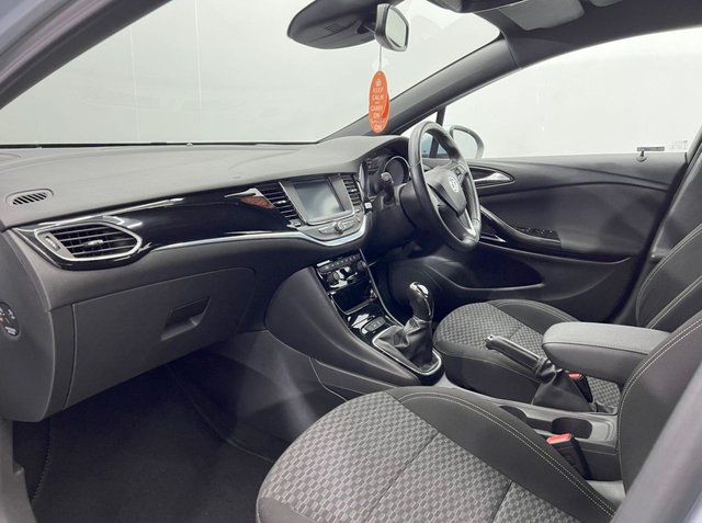 2016 VAUXHALL ASTRA - Photo 11