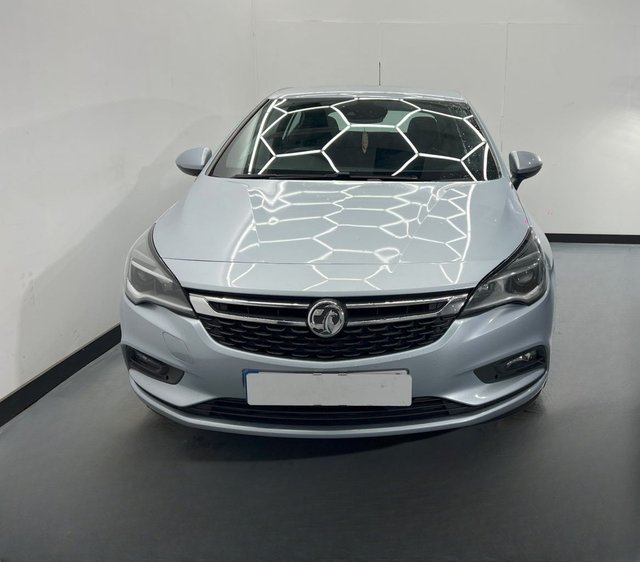 2016 VAUXHALL ASTRA - Photo 4