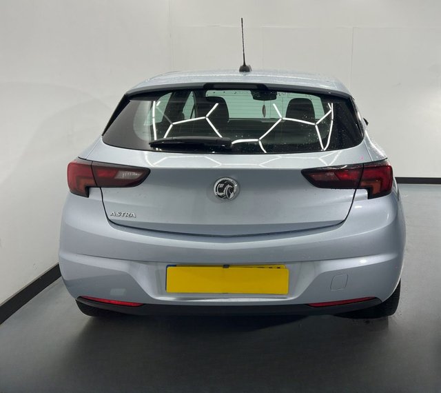 2016 VAUXHALL ASTRA - Photo 5