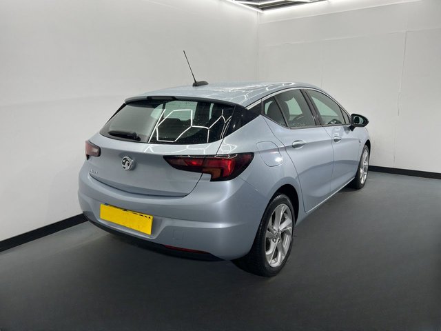 2016 VAUXHALL ASTRA - Photo 2