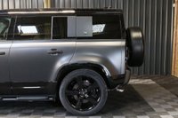USED 2023 23 LAND ROVER DEFENDER V8 CARPATHIAN EDITION 5d 518 BHP HUGE SPEC, VINTAGE TAN INTERIOR LEATHER - SATIN PPF FROM FACTORY - PAN ROOF - PREMIUM AUDIO - AVAILABLE WITH NATIONWIDE DELIVERY