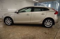USED 2018 68 VOLVO V40 2.0 T3 INSCRIPTION 5d 151 BHP WITH FACTORY EXTRAS, A GREAT SERVICE HISTORY AND STUNNING INTERIO THIS MUST BEEN SEEN