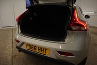 USED 2018 68 VOLVO V40 2.0 T3 INSCRIPTION 5d 151 BHP WITH FACTORY EXTRAS, A GREAT SERVICE HISTORY AND STUNNING INTERIO THIS MUST BEEN SEEN