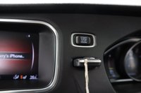 USED 2018 68 VOLVO V40 2.0 T3 INSCRIPTION 5d 151 BHP WITH FACTORY EXTRAS, A GREAT SERVICE HISTORY AND STUNNING INTERIO THIS MUST BEEN SEEN