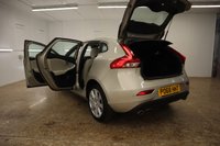 USED 2018 68 VOLVO V40 2.0 T3 INSCRIPTION 5d 151 BHP WITH FACTORY EXTRAS, A GREAT SERVICE HISTORY AND STUNNING INTERIO THIS MUST BEEN SEEN