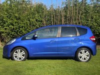 USED 2013 63 HONDA JAZZ 1.3 I-VTEC EXL-T 5d 98 BHP FULL SERVICE HISTORY + PANORAMIC ROOF + SAT NAV + REVERSING CAMERA + FRONT HEATED SEATS + CRUISE CONTROL + BLUETOOTH + FULL LEATHER TRIM  + FRONT AND REAR PARKING SENSORS +