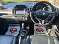 USED 2013 63 HONDA JAZZ 1.3 I-VTEC EXL-T 5d 98 BHP FULL SERVICE HISTORY + PANORAMIC ROOF + SAT NAV + REVERSING CAMERA + FRONT HEATED SEATS + CRUISE CONTROL + BLUETOOTH + FULL LEATHER TRIM  + FRONT AND REAR PARKING SENSORS +
