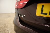 USED 2017 67 JAGUAR XF 2.0 D R-SPORT 4d 238 BHP IN STUNNING COLOUR COMBINATION WITH 1 PREVIOUS OWNER AND LOW MILES