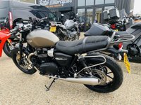 USED 2018 68 TRIUMPH STREET TWIN - BUY ONLINE 24 HRS A DAY - FINANCE AVAILABLE - ALL TYPES OF CREDIT ACCEPTED ONLY 4,937 MILES FROM NEW