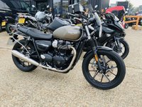 USED 2018 68 TRIUMPH STREET TWIN - BUY ONLINE 24 HRS A DAY - FINANCE AVAILABLE - ALL TYPES OF CREDIT ACCEPTED ONLY 4,937 MILES FROM NEW