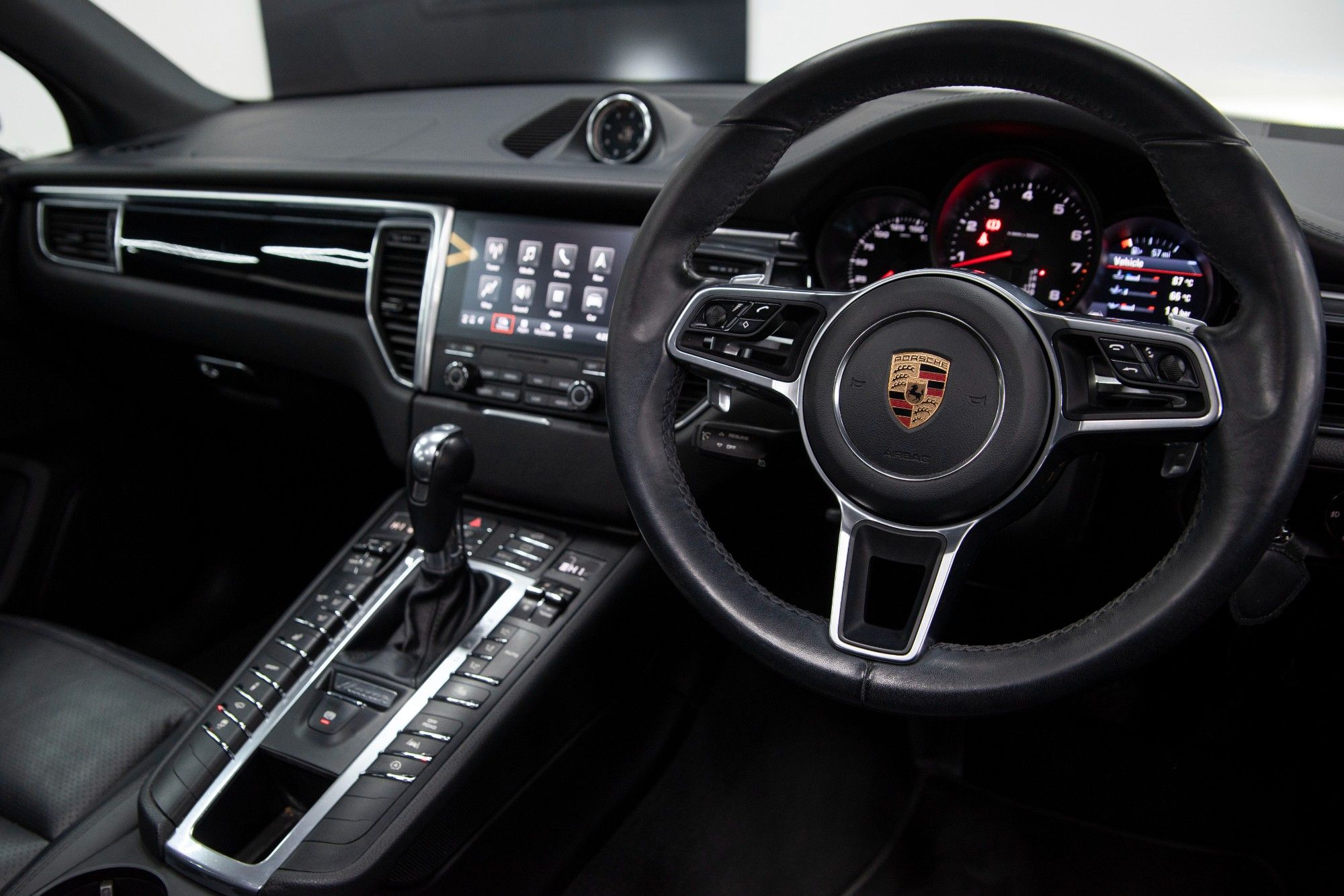 USED 2017 67 PORSCHE MACAN 2.0 T PDK 