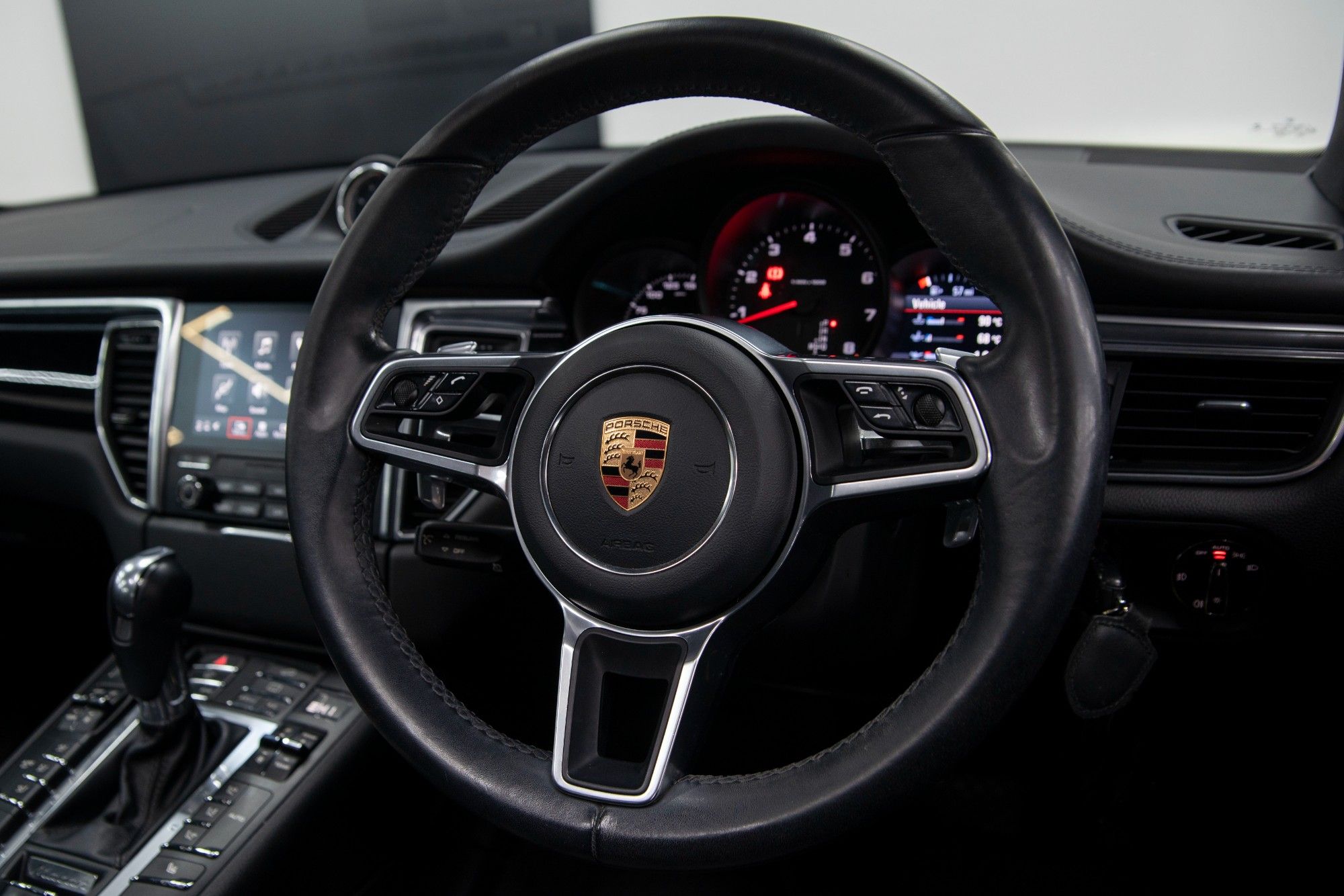 USED 2017 67 PORSCHE MACAN 2.0 T PDK 