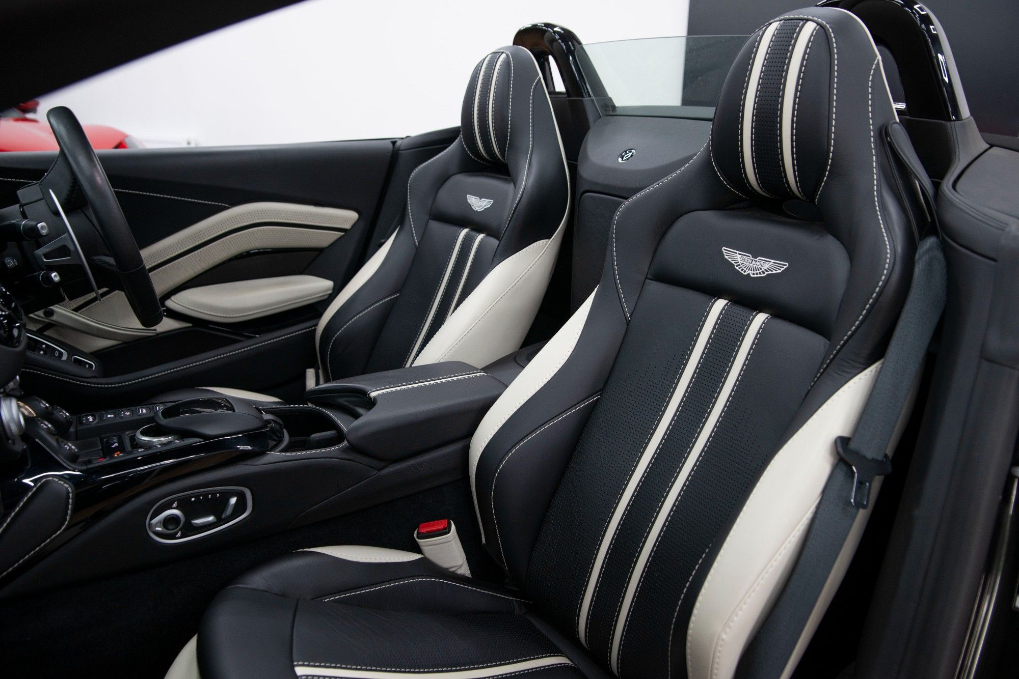 USED 2021 21 ASTON MARTIN VANTAGE 4.0 V8 ROADSTER 