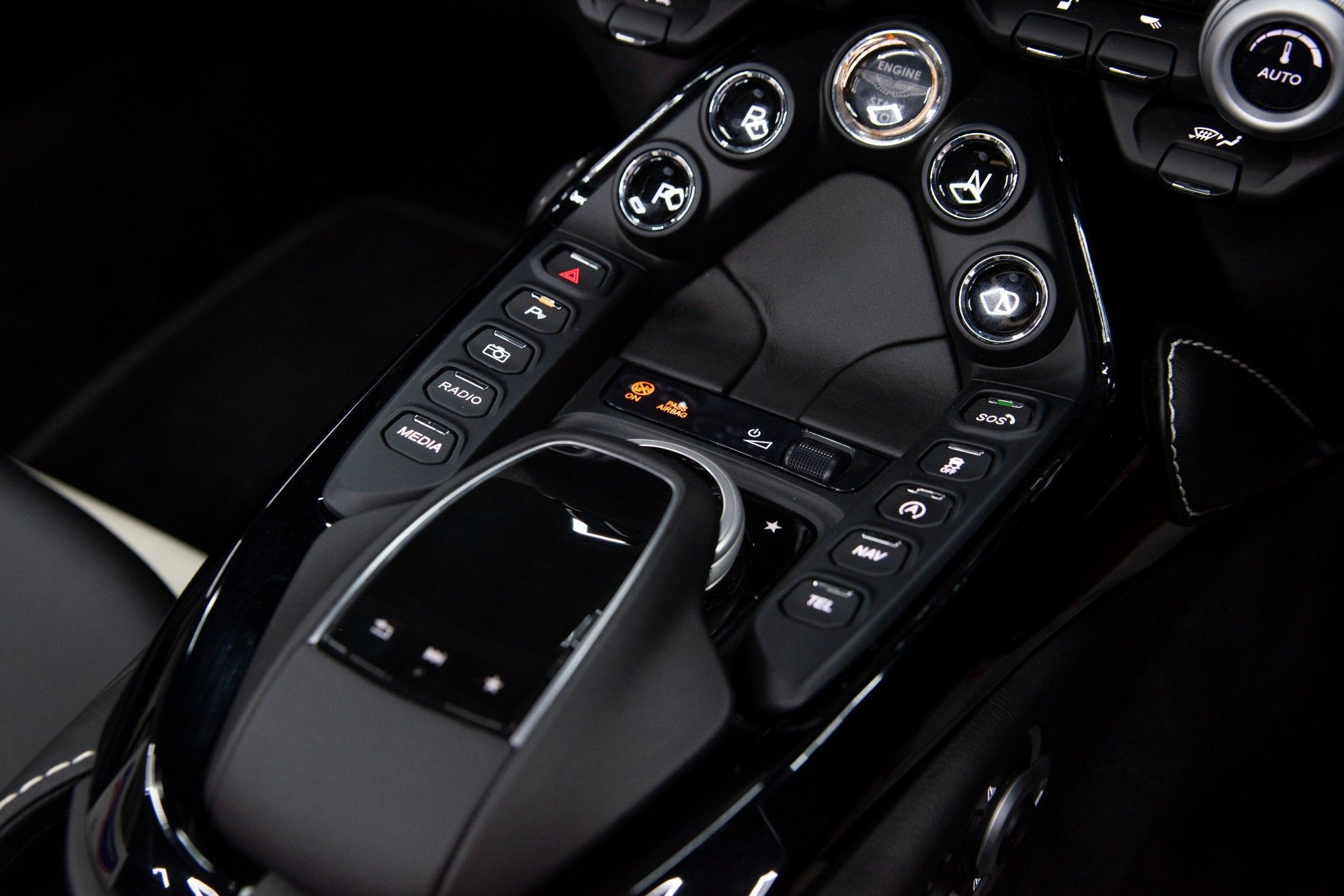 USED 2021 21 ASTON MARTIN VANTAGE 4.0 V8 ROADSTER 