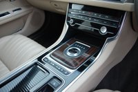 USED 2019 19 JAGUAR XF 2.0i (250) Portfolio 4dr Automatic Euro 6 (Oyster Leather, Electric and Heated Seats, Dual Climate, Reversing Camera) NATIONWIDE DELIVERY - RESERVE ONLINE TODAY