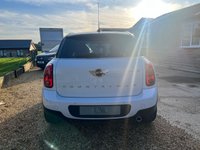 USED 2015 65 MINI COUNTRYMAN 1.6 COOPER D BUSINESS 5d 110 BHP Over &pound;5000 worth of extras fitted