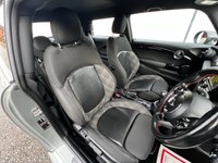 USED 2017 17 MINI HATCH COOPER 2.0 COOPER S 3d 189 BHP Stunning Looks and Performance