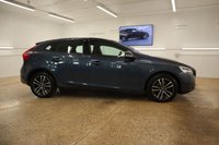 USED 2019 19 VOLVO V40 2.0 D2 MOMENTUM NAV PLUS 5d 118 BHP PACKED WITH FACTORY EXTRAS WITH ONE OWNER FROM NEW AND VOLVO SERVICE HISTORY