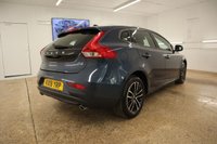 USED 2019 19 VOLVO V40 2.0 D2 MOMENTUM NAV PLUS 5d 118 BHP PACKED WITH FACTORY EXTRAS WITH ONE OWNER FROM NEW AND VOLVO SERVICE HISTORY