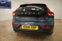USED 2019 19 VOLVO V40 2.0 D2 MOMENTUM NAV PLUS 5d 118 BHP PACKED WITH FACTORY EXTRAS WITH ONE OWNER FROM NEW AND VOLVO SERVICE HISTORY