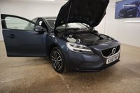 USED 2019 19 VOLVO V40 2.0 D2 MOMENTUM NAV PLUS 5d 118 BHP PACKED WITH FACTORY EXTRAS WITH ONE OWNER FROM NEW AND VOLVO SERVICE HISTORY