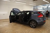USED 2019 19 VOLVO V40 2.0 D2 MOMENTUM NAV PLUS 5d 118 BHP PACKED WITH FACTORY EXTRAS WITH ONE OWNER FROM NEW AND VOLVO SERVICE HISTORY