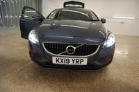 USED 2019 19 VOLVO V40 2.0 D2 MOMENTUM NAV PLUS 5d 118 BHP PACKED WITH FACTORY EXTRAS WITH ONE OWNER FROM NEW AND VOLVO SERVICE HISTORY