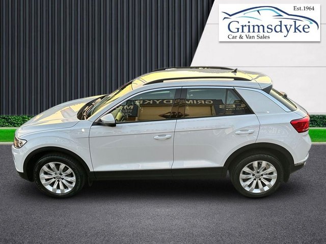 View our VOLKSWAGEN T-ROC