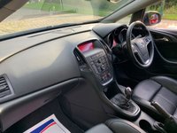 USED 2015 15 VAUXHALL ASTRA 1.6 LIMITED EDITION 5d 115 BHP STUNNING 2015 VAUXHALL ASTRA 1.6 - LOW MILEAGE - GREAT SPEC 'LIMITED EDITION' - FULL HEATED LEATHER - 1 FORMER KEEPER - FULL SERVICE HISTORY - FREE 12 MONTHS WARRANTY / BREAKDOWN RECOVERY INCLUDED