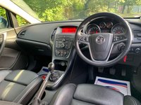 USED 2015 15 VAUXHALL ASTRA 1.6 LIMITED EDITION 5d 115 BHP STUNNING 2015 VAUXHALL ASTRA 1.6 - LOW MILEAGE - GREAT SPEC 'LIMITED EDITION' - FULL HEATED LEATHER - 1 FORMER KEEPER - FULL SERVICE HISTORY - FREE 12 MONTHS WARRANTY / BREAKDOWN RECOVERY INCLUDED