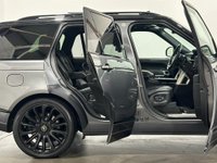 USED 2013 63 LAND ROVER RANGE ROVER 4.4 SDV8 VOGUE SE 5d 339 BHP Striking Range Rover Vogue SE ,Rear Entertainment Screens, Panoramic Sliding Sunroof,