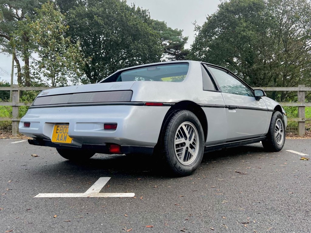 USED 1988 E PONTIAC FIERO 2.5 // 151ci // px swap 