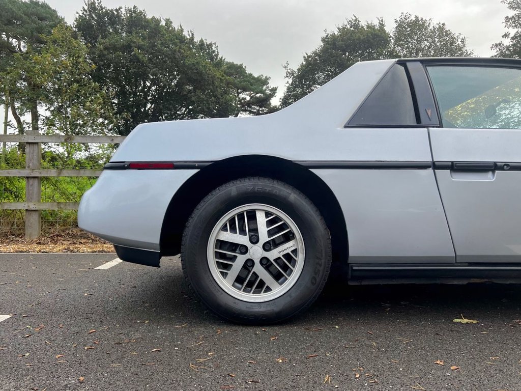 USED 1988 E PONTIAC FIERO 2.5 // 151ci // px swap 