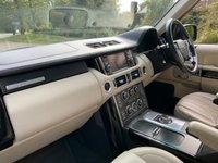 USED 2012 12 LAND ROVER RANGE ROVER 4.4 TDV8 VOGUE SE 5d 313 BHP STUNNING 'BIG SPEC' RANGE ROVER VOGUE SE 4.4 TDV8 AUTOMATIC - SUV - 4X4 - LOW MILEAGE - FREE 12 MONTHS WARRANTY / BREAKDOWN RECOVERY INCLUDED - 3 FORMER KEEPERS - SERVICE HISTORY