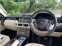 USED 2012 12 LAND ROVER RANGE ROVER 4.4 TDV8 VOGUE SE 5d 313 BHP STUNNING 'BIG SPEC' RANGE ROVER VOGUE SE 4.4 TDV8 AUTOMATIC - SUV - 4X4 - LOW MILEAGE - FREE 12 MONTHS WARRANTY / BREAKDOWN RECOVERY INCLUDED - 3 FORMER KEEPERS - SERVICE HISTORY