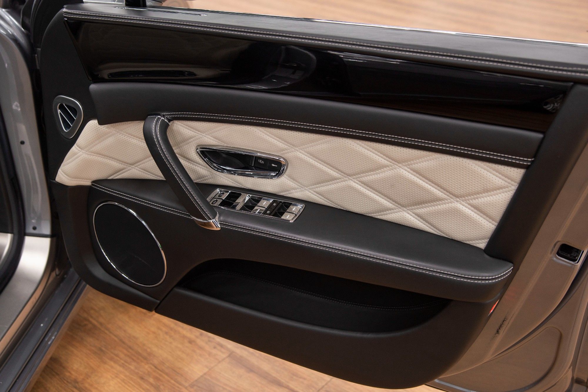 USED 2014 64 BENTLEY FLYING SPUR 6.0 W12 MULLINER 