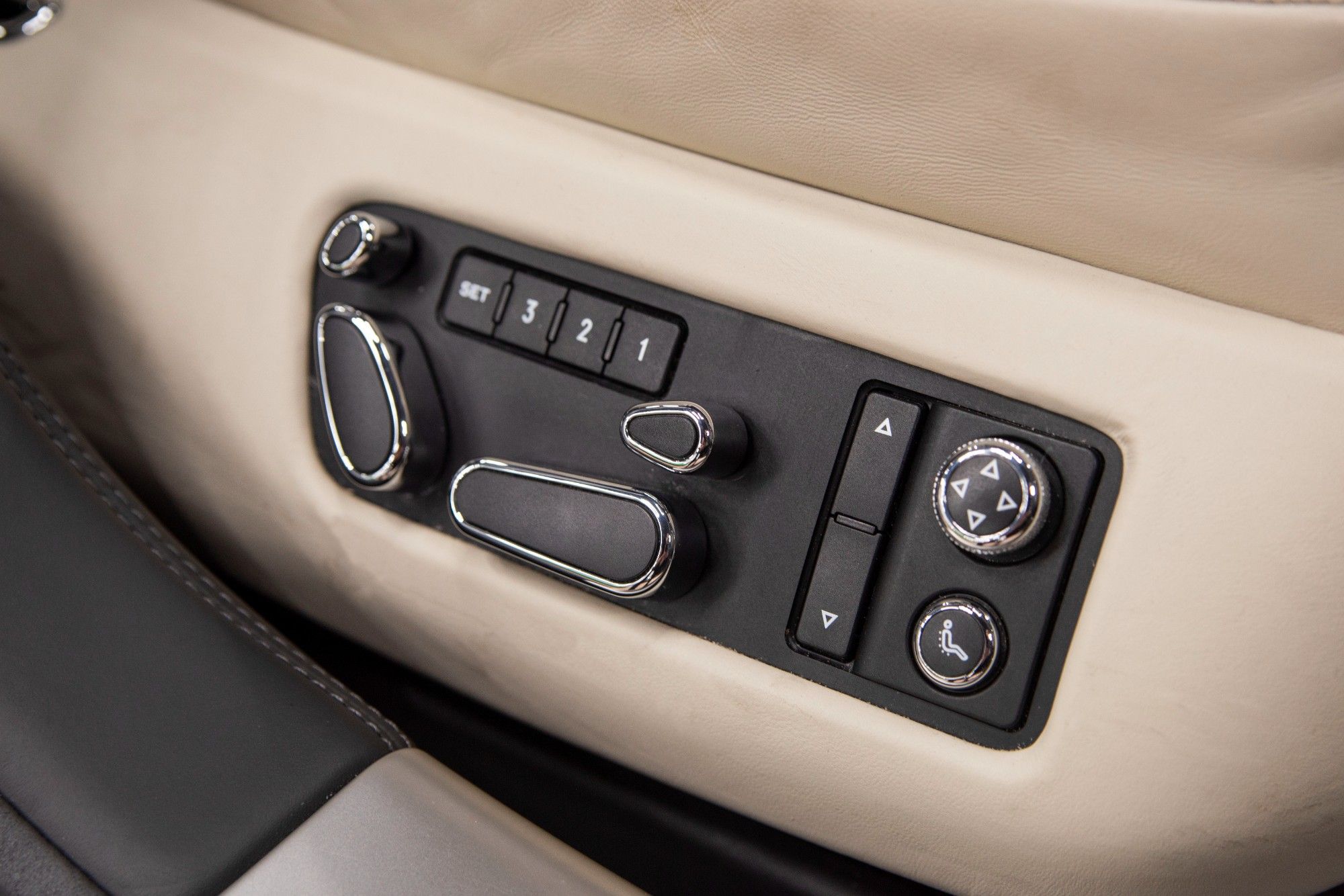 USED 2014 64 BENTLEY FLYING SPUR 6.0 W12 MULLINER 