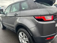 USED 2017 E LAND ROVER RANGE ROVER EVOQUE 2.0 ED4 SE TECH 5d 148 BHP CORRIS GREY METALLIC PAINT+LANE ASSIST+LANE DEPARTURE WARNING+FULL LEATHER INTERIOR+PARK ASSIST+CLIMATE CONTROL+18 INCH ALLOY WHEELS+AUTONOMOUS EMERGENCY BREAKING+DRIVER CONDITION MONITOR+CHROME TREAD PLATES+THIS CAR RETAILS NEW AT &pound;33315 MAKING IT TERRIFIC VALUE AT OUR LOW PRICE+LOTS OF ADDED EXTRAS+FIRST TO VIEW WILL BUY!!!!!!!!!!!!!!