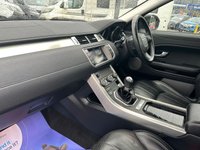 USED 2017 E LAND ROVER RANGE ROVER EVOQUE 2.0 ED4 SE TECH 5d 148 BHP CORRIS GREY METALLIC PAINT+LANE ASSIST+LANE DEPARTURE WARNING+FULL LEATHER INTERIOR+PARK ASSIST+CLIMATE CONTROL+18 INCH ALLOY WHEELS+AUTONOMOUS EMERGENCY BREAKING+DRIVER CONDITION MONITOR+CHROME TREAD PLATES+THIS CAR RETAILS NEW AT &pound;33315 MAKING IT TERRIFIC VALUE AT OUR LOW PRICE+LOTS OF ADDED EXTRAS+FIRST TO VIEW WILL BUY!!!!!!!!!!!!!!