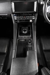 USED 2017 67 JAGUAR F-PACE 2.0 R-SPORT AWD 5d 238 BHP +HUGE SPEC +HOME DELIVER AVALAIBLE+
