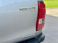 USED 2017 17 TOYOTA HI-LUX 2.4 INVINCIBLE 4WD D-4D DCB 148 BHP 