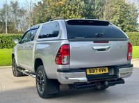 USED 2017 17 TOYOTA HI-LUX 2.4 INVINCIBLE 4WD D-4D DCB 148 BHP 