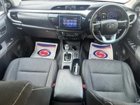 USED 2017 17 TOYOTA HI-LUX 2.4 INVINCIBLE 4WD D-4D DCB 148 BHP 