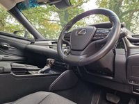 USED 2021 71 LEXUS ES 2.5 300H 4d 215 BHP ZERO DEPOSIT FINANCE AVAILABLE