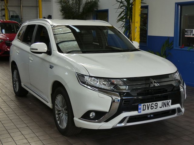 2019 69 Mitsubishi Outlander 2.4 PHEV DYNAMIC 5d 222 BHP