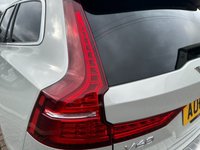 USED 2020 69 VOLVO V60 2.0 D3 MOMENTUM PLUS 5d 148 BHP BLUETOOTH HANSDFREE (WITH MOBILE AUDIO STREAMING) - NAVIGATION - USB INTERFACE - REAR PARK ASSIST - HEATED SEATS - CRUISE CONTROL - DUAL ZONE CLIMATE CONTROL - TINTED REAR WINDOWS
