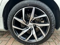 USED 2020 69 VOLVO V60 2.0 D3 MOMENTUM PLUS 5d 148 BHP BLUETOOTH HANSDFREE (WITH MOBILE AUDIO STREAMING) - NAVIGATION - USB INTERFACE - REAR PARK ASSIST - HEATED SEATS - CRUISE CONTROL - DUAL ZONE CLIMATE CONTROL - TINTED REAR WINDOWS